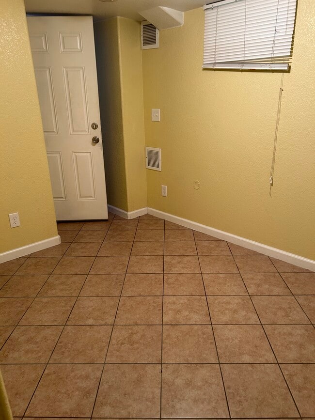 Photo - 1524 3rd Ave Unidad Basement apartment