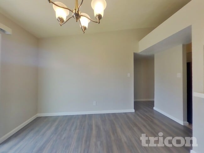 Photo - 7808 Portman Ave