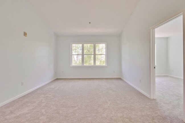 Photo - Excellent 2 Bed 2 Bath Condo - Completely Remodeled! Unit 307