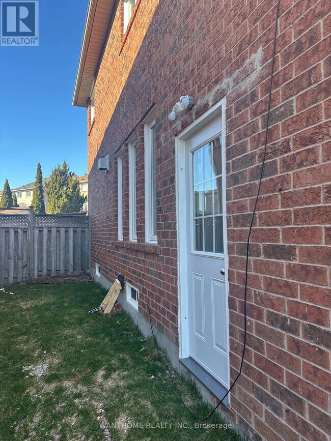 Photo - 5533 Loonlake Ave