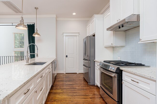 Photo - 225 Knox St