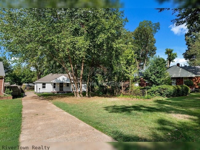 Photo - 810 Indian Dr
