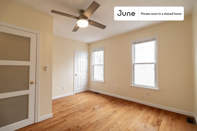 Private bedroom in 3 bed/2 bath Home - Private bedroom in 3 bed/2 bath Home Unidad B