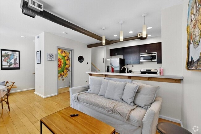 Building Photo - 343 Platinum St SW Unit B Rental