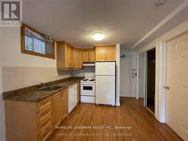 Photo - 969 Avenue Rd