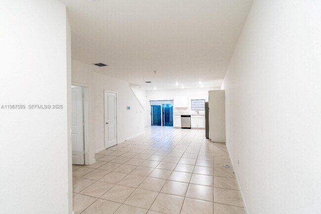 Photo - 137 NE 3rd St