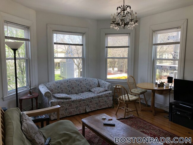 Building Photo - 268 Broadway