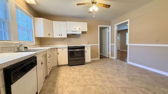 Photo - 1002 Evins St