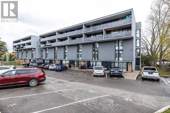 Photo - 454 Centre St S Unit 108