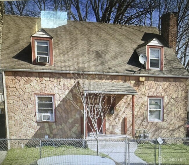 Building Photo - 97 Welton St Rental