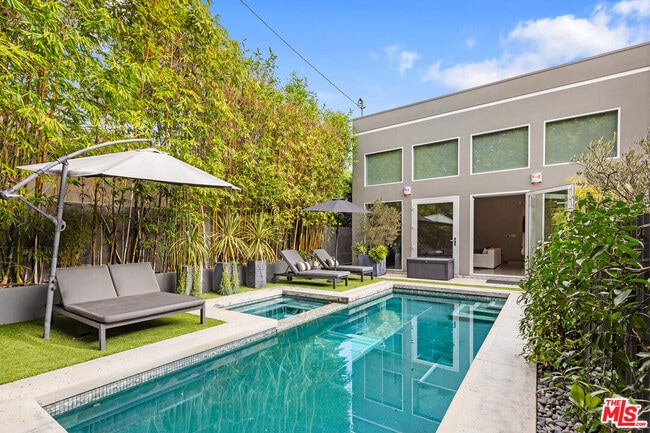 Building Photo - 329 Westbourne Dr