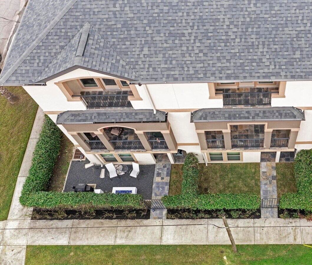 Photo - 2018 McIlhenny St
