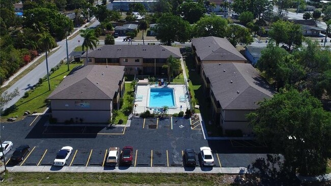 Photo - 2320 Maple Ave