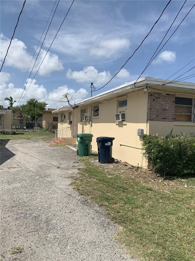 Building Photo - 1725 NW 59th St Unit 3 Rental