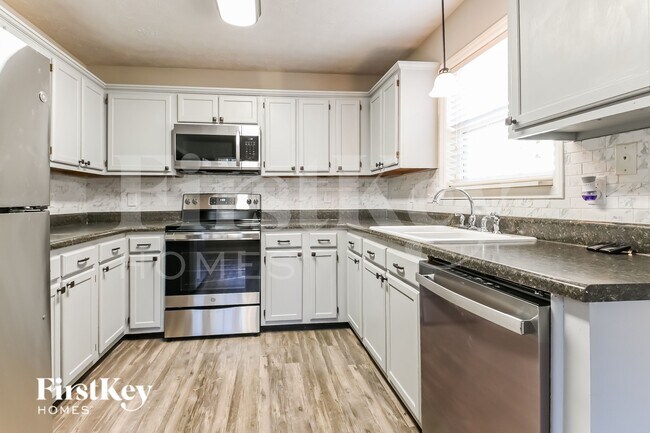 Photo - 1347 Brompton Ln