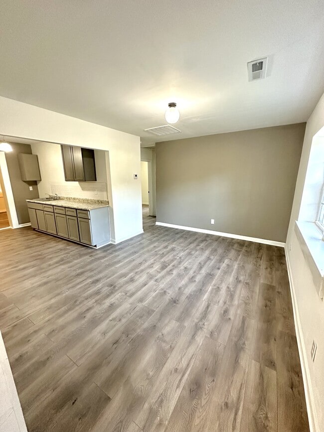 Photo - 2005 Henry Crumpton Dr