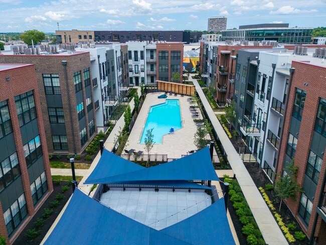 8 on the Park Pool: Midpoint residents have access to 2 pools at GVX