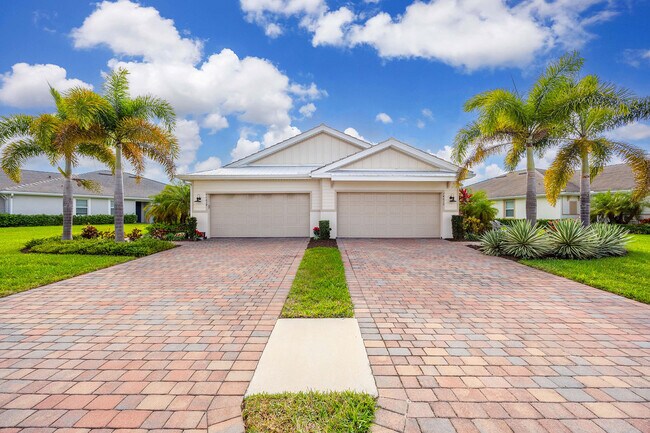 Photo - 14610 Edgewater Cir