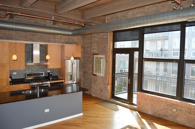 Photo - 1040 W Adams St Unit 467