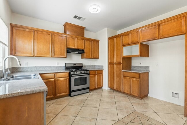 Photo - 1460 Patricia Ave Townhome