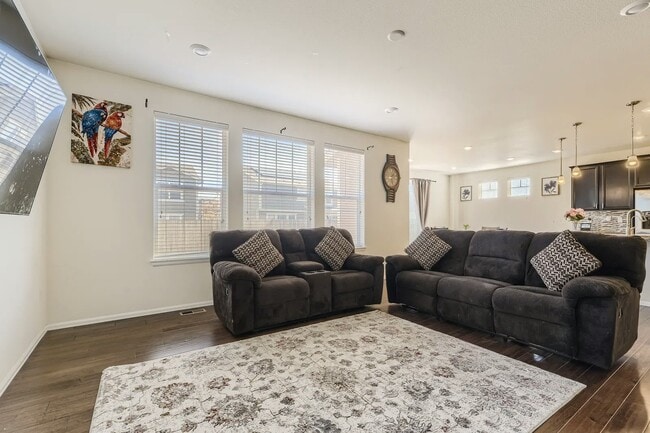 Photo - 15014 Chicago St