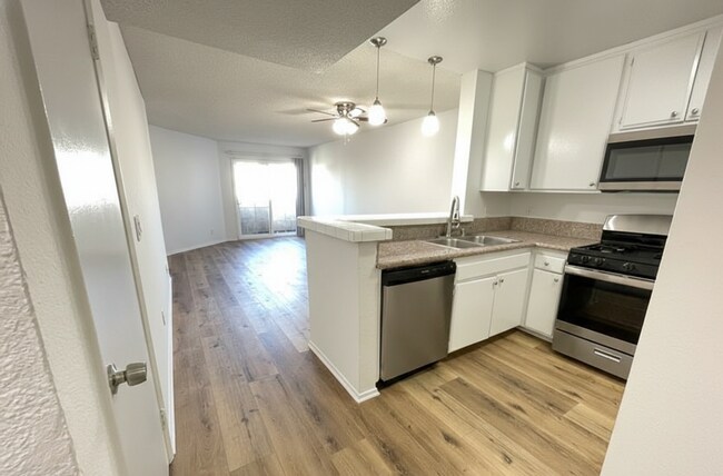 Photo - 5050 Klump Ave