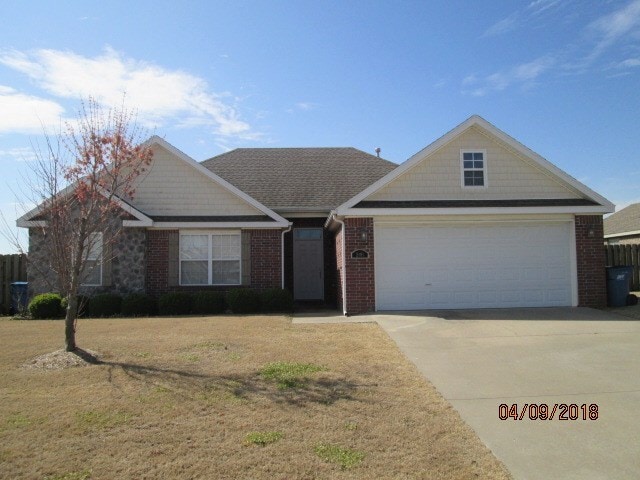 Building Photo - 2401 SW Huntwick Ave