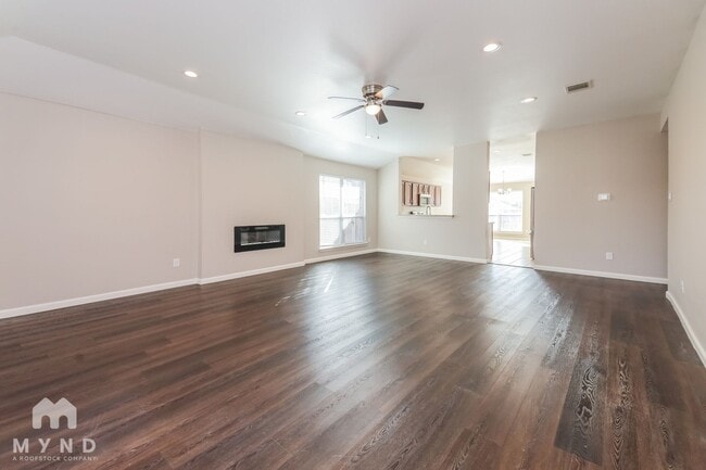 Photo - 729 Mahogany Dr