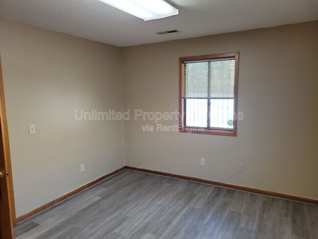 Photo - 108 N Kerr Ave Unit Ste E4