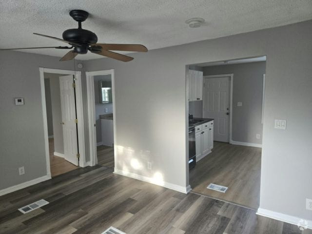 Building Photo - 4791 SW 82nd Ave Rental