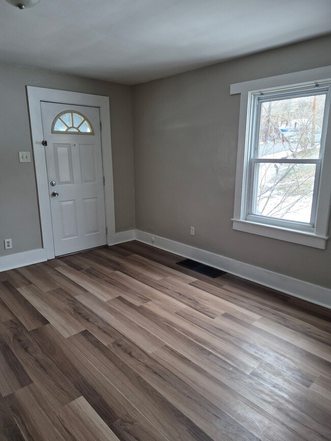 Photo - 805-807 Pittsburgh St