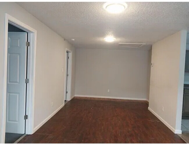 Photo - 4566 Knoxville Hwy Unidad 1