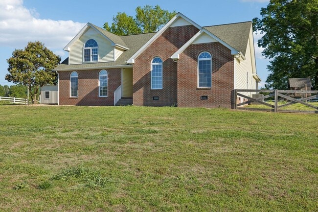Photo - 100 Heath Rd