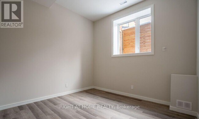 Photo - 3515 St Clair Ave E