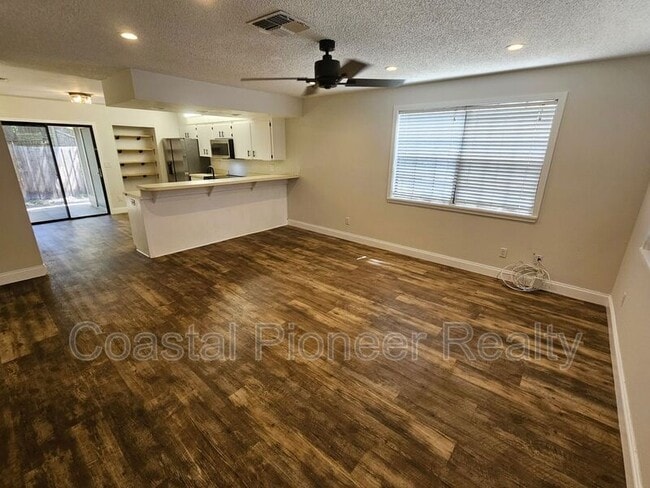 Photo - 1003 Willow Pond Dr