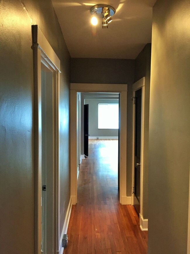 Photo - 6405-6407 Bartlett Unit 6407