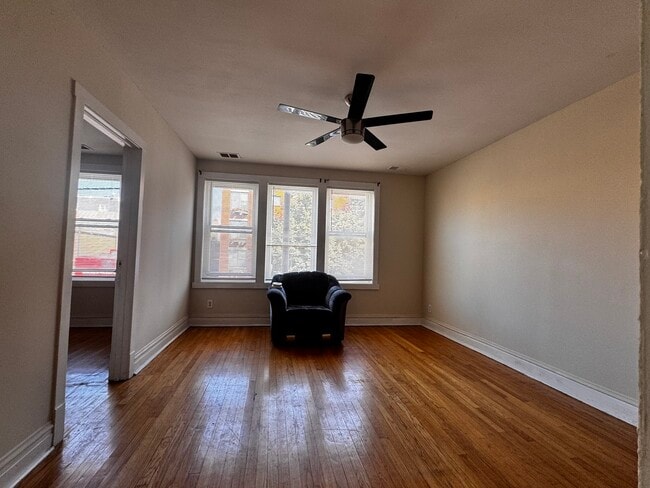 Photo - 2540 N Halsted St