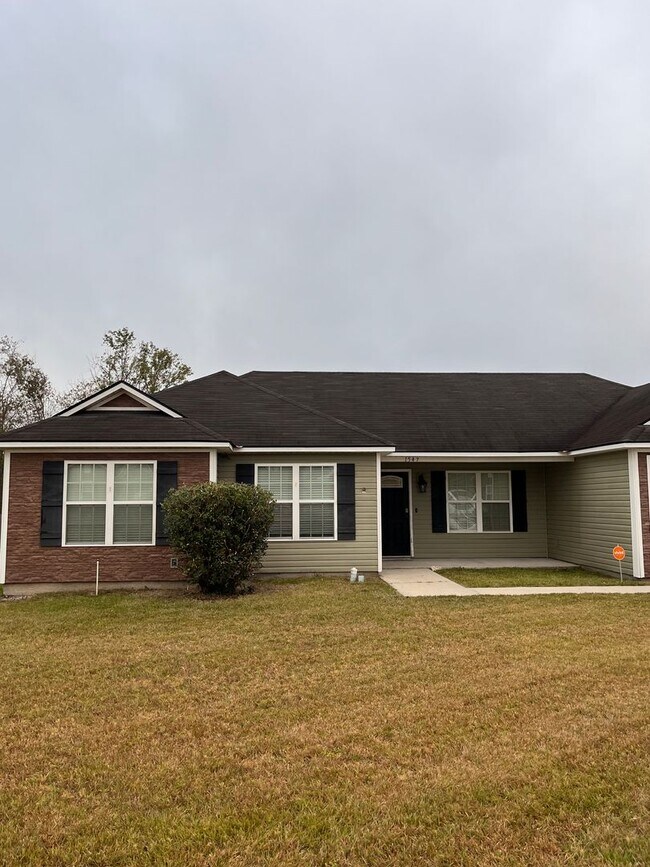 Home in Moulton Branch Estates - Home in Moulton Branch Estates