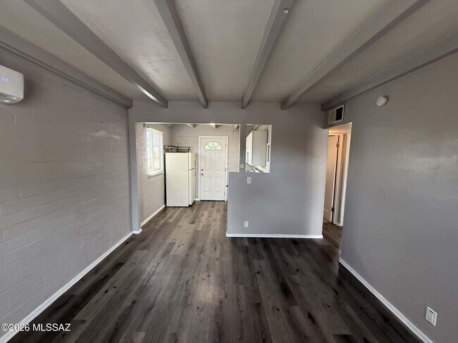 Photo - 827 N Columbus Blvd
