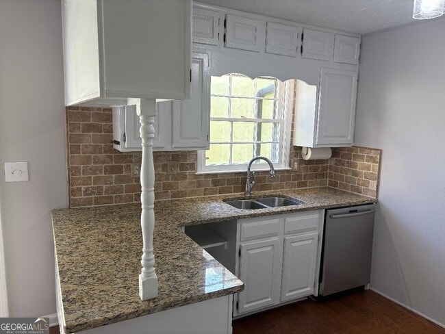 Photo - 228 Fairview Ave