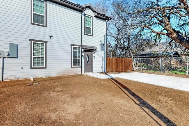 Photo - 805 Fletcher St