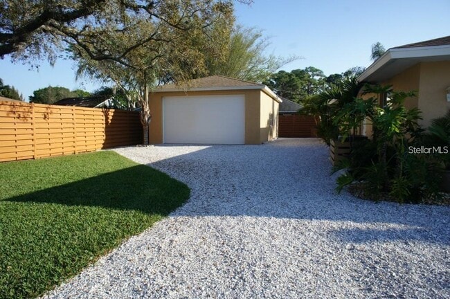 Photo - 2704 Marlette St