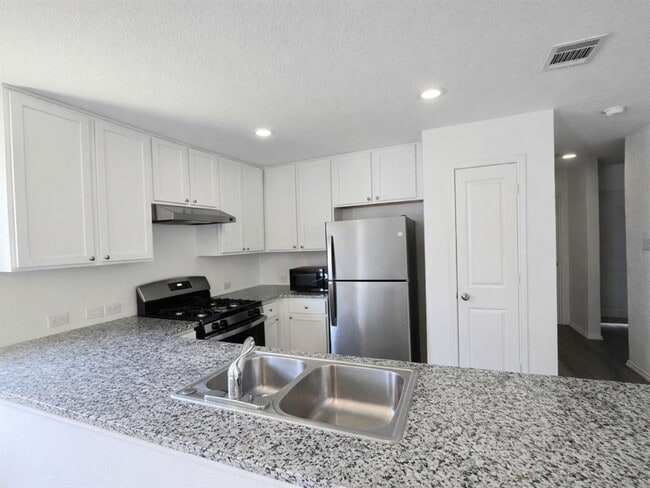 Building Photo - 5910 Antonio Pl