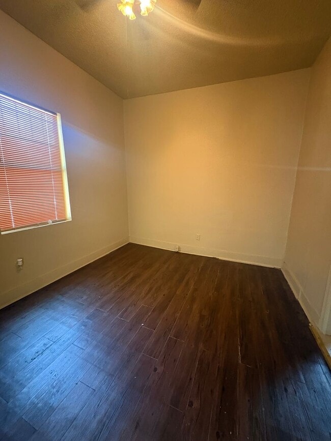 Photo - 517 Stoner Ave