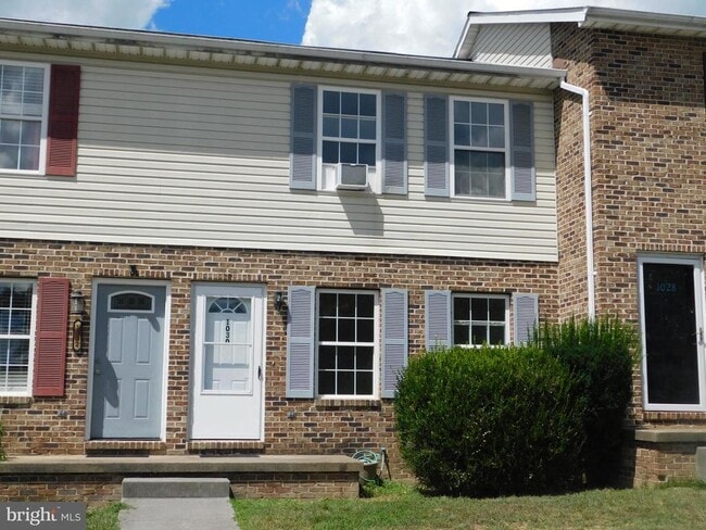 Building Photo - 1030 Bridle Ct Rental
