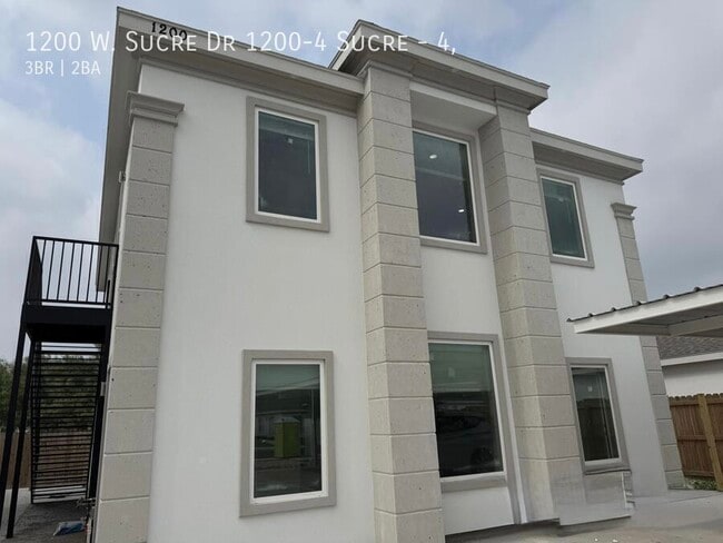 Building Photo - 1200 W Sucre Dr Unit 4