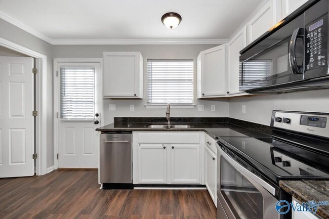 Photo - 103 N W Sugar Bluff Ln