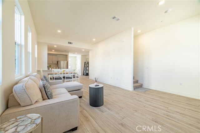 Photo - 160 N New Ave