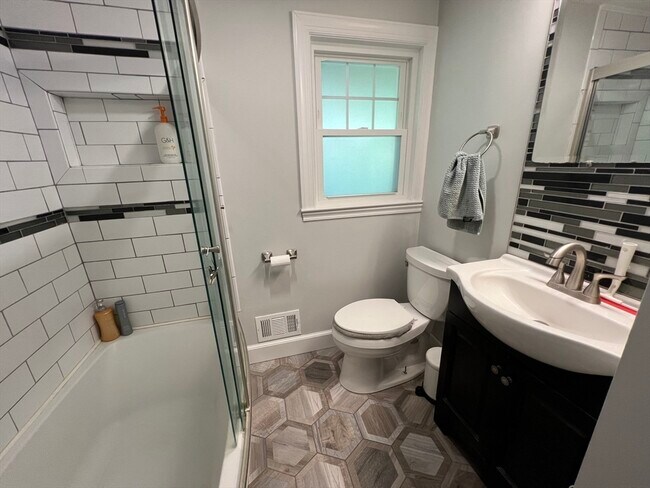 Photo - 40 Elm Knoll Rd