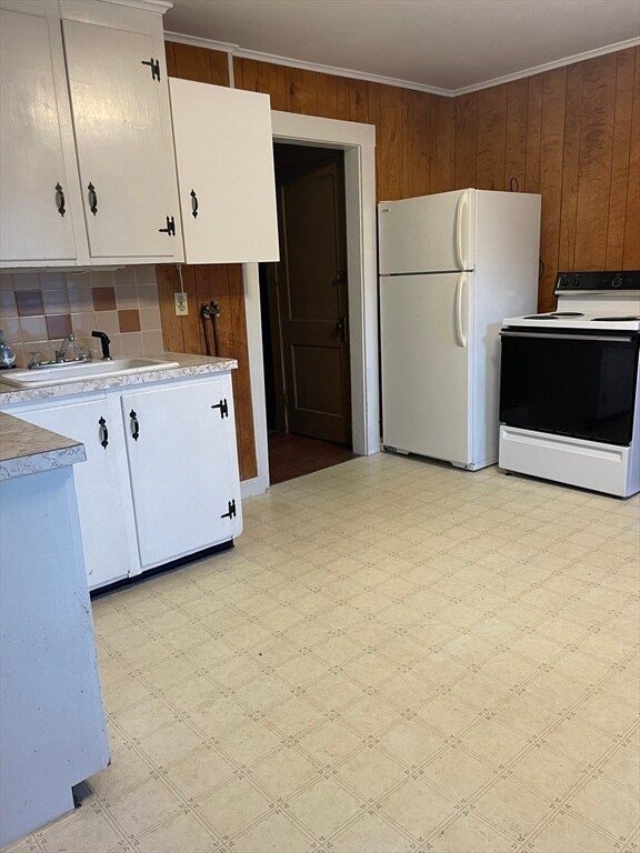 374 University Ave Townhome Townhome Rental in Lowell MA